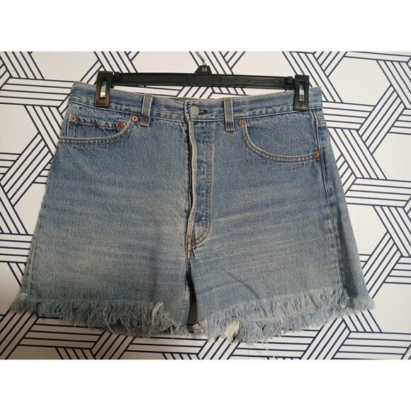 Vintage Levi 501 Denim Shorts Size 34 - Picture 1 of 4